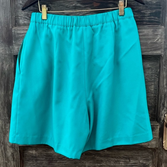 Lucia Vintage 90s Front-Pleated High-Waisted Shorts, Turquoise | 12 - Picture 6 of 8